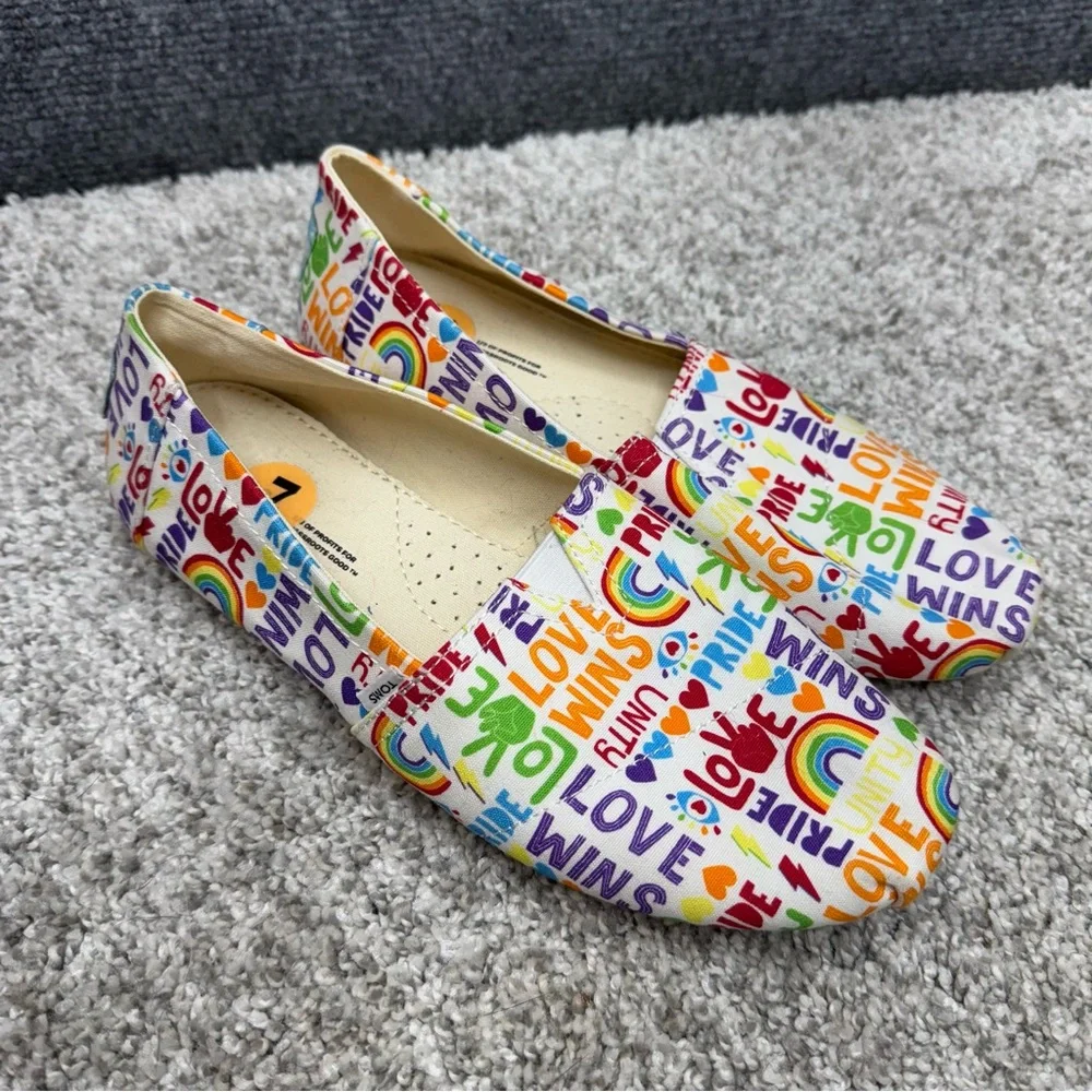 TOMS Alpargatas Pride‎ love rainbow slip on loafers shoes women's size 7